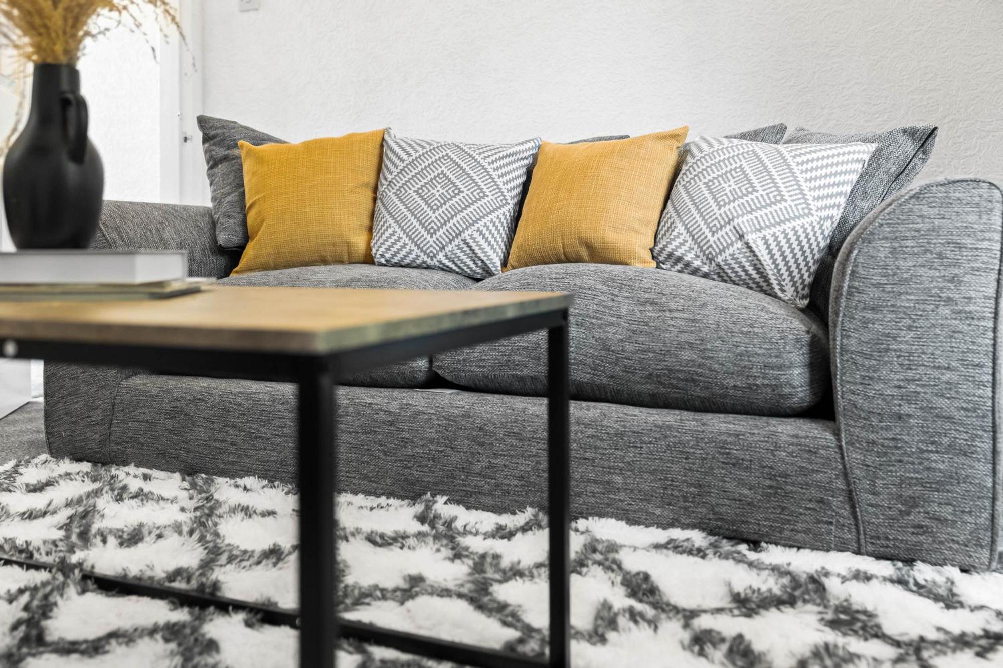 Stylish 3 Bedroom House - 6 Guests - Garden - Parking - Netflix - Wifi - 17M Birmingham Bagian luar foto